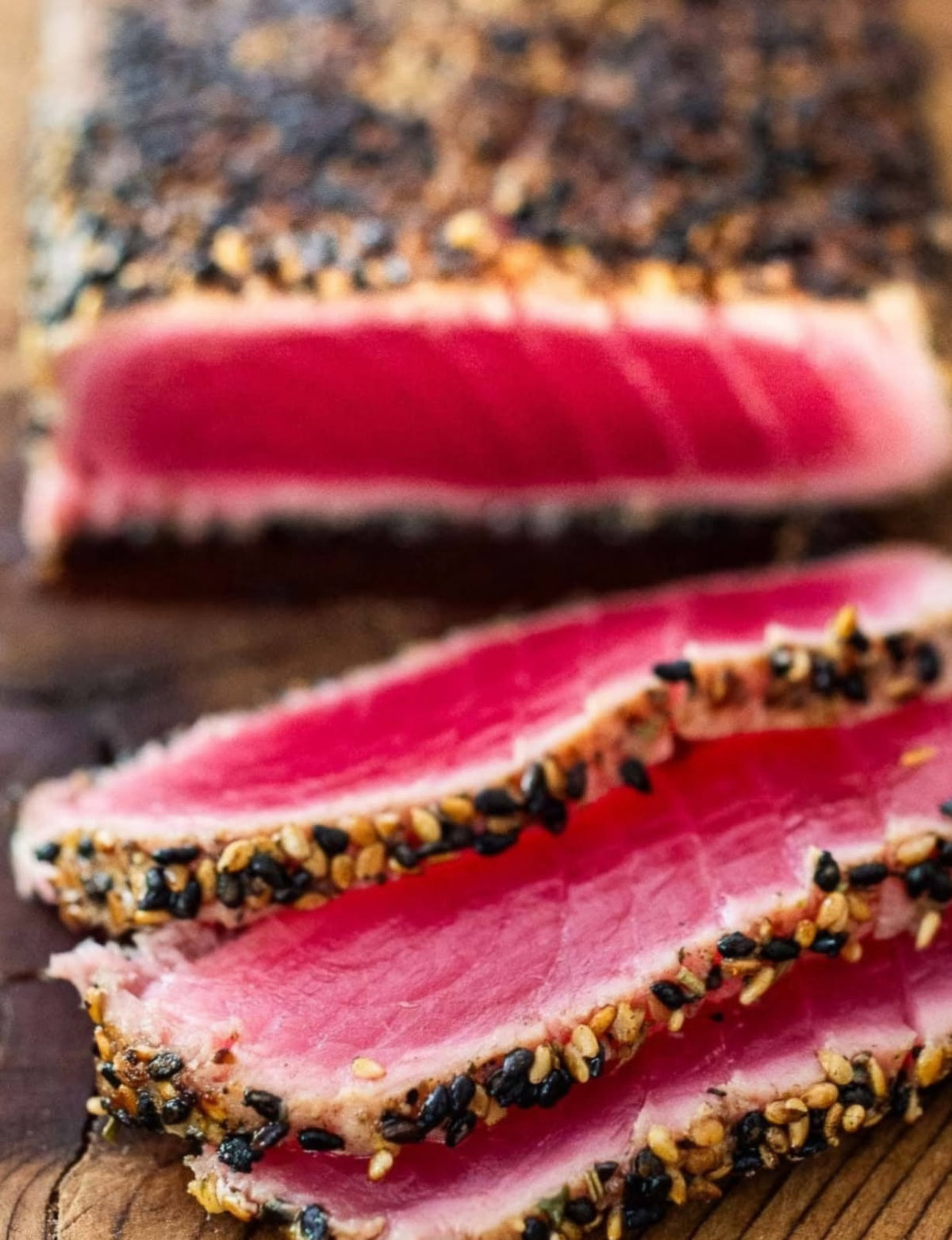 Blackened Tuna Tataki with Fresh Mango Salsa